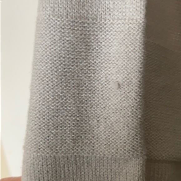 Light gray asymmetrical sweater - Picture 5 of 6